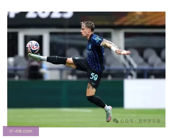 比约尔在乌迪内斯防线屹立不倒展现超强防守实力助球队稳固后防