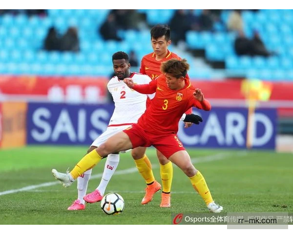 中国国家队跃起掷射破门，瞬间点燃全场激情